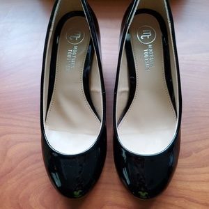 Mootsie Tootsie black kitten heels